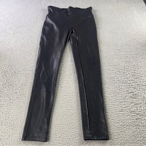 SPANX Faux Leather Leggings Womens Medium Petite Black Sleek Active Preppy